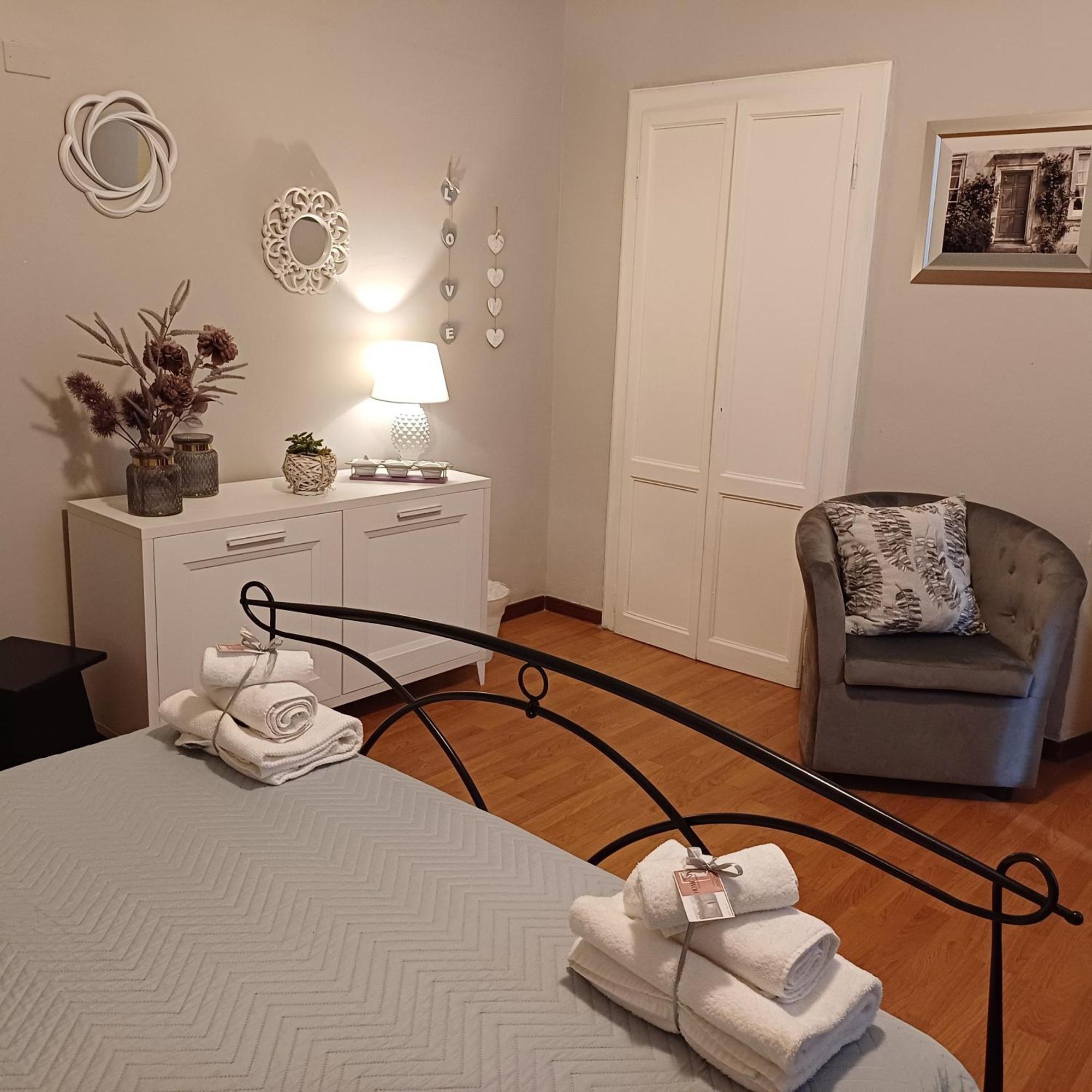 نارني B&B Home XIX الغرفة الصورة